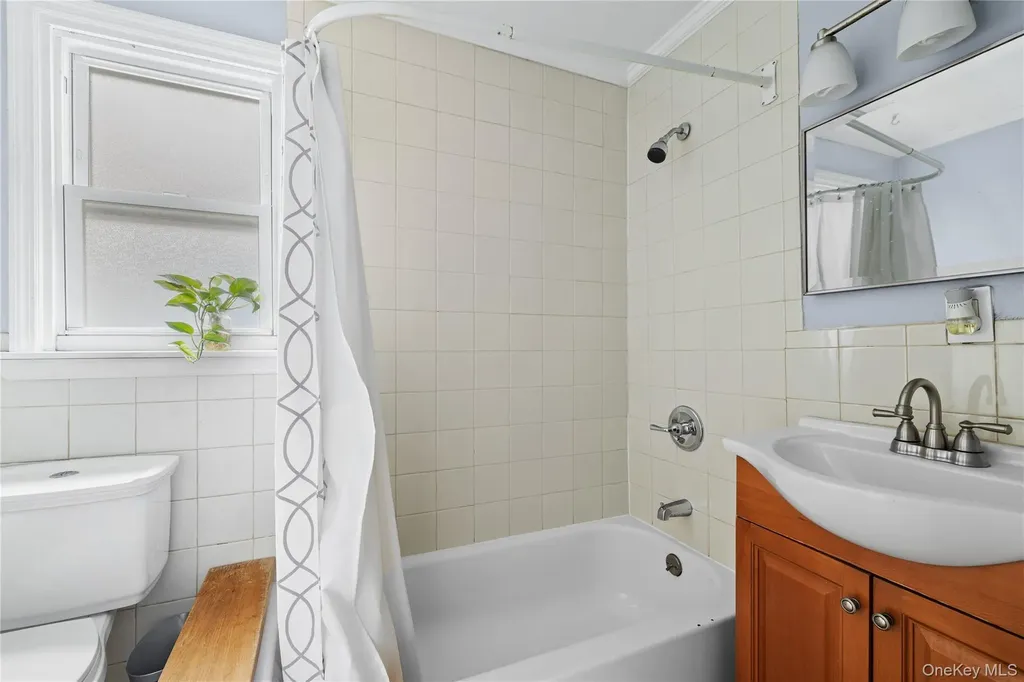 14 7th Street Wading River NY 11792