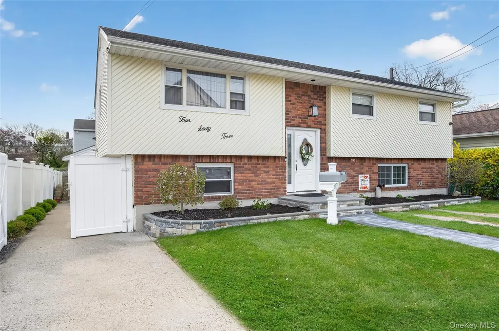 463 Louis Avenue South Floral Park NY 11001
