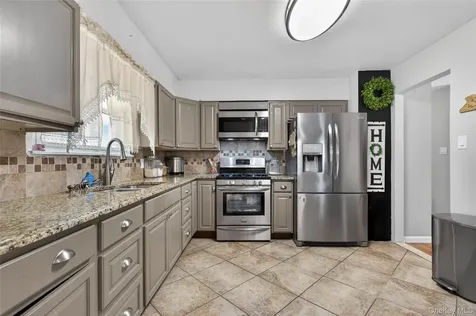 463 Louis Avenue South Floral Park NY 11001