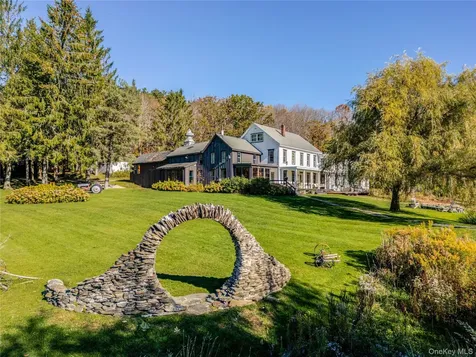 108 High Pond Road Cobleskill NY 12149