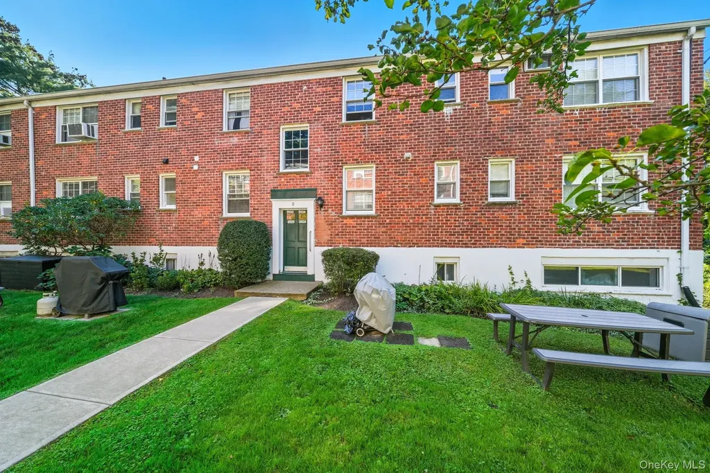 31 Fieldstone Drive Hartsdale NY 10530