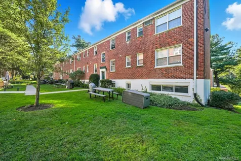 31 Fieldstone Drive Hartsdale NY 10530