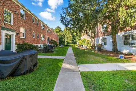 31 Fieldstone Drive Hartsdale NY 10530