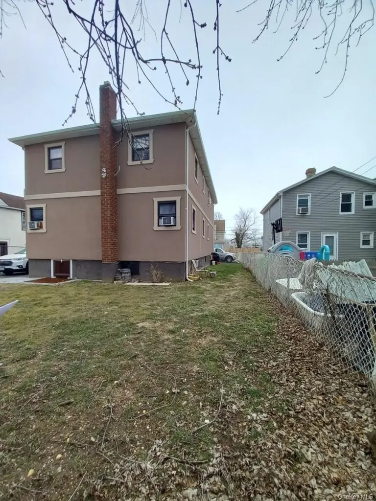 13 Clinton Avenue Inwood NY 11096