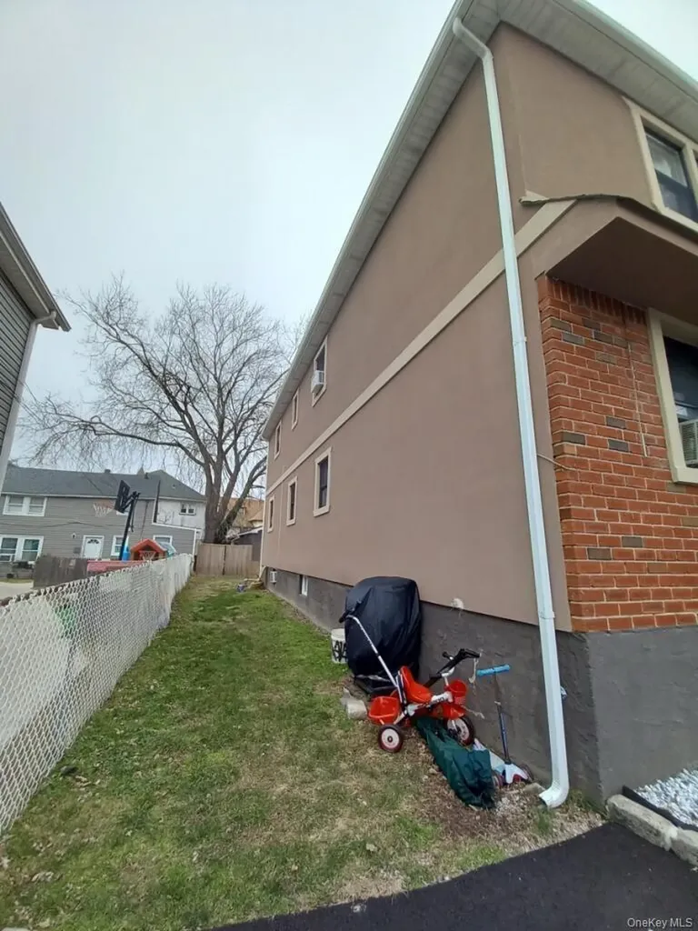 13 Clinton Avenue Inwood NY 11096