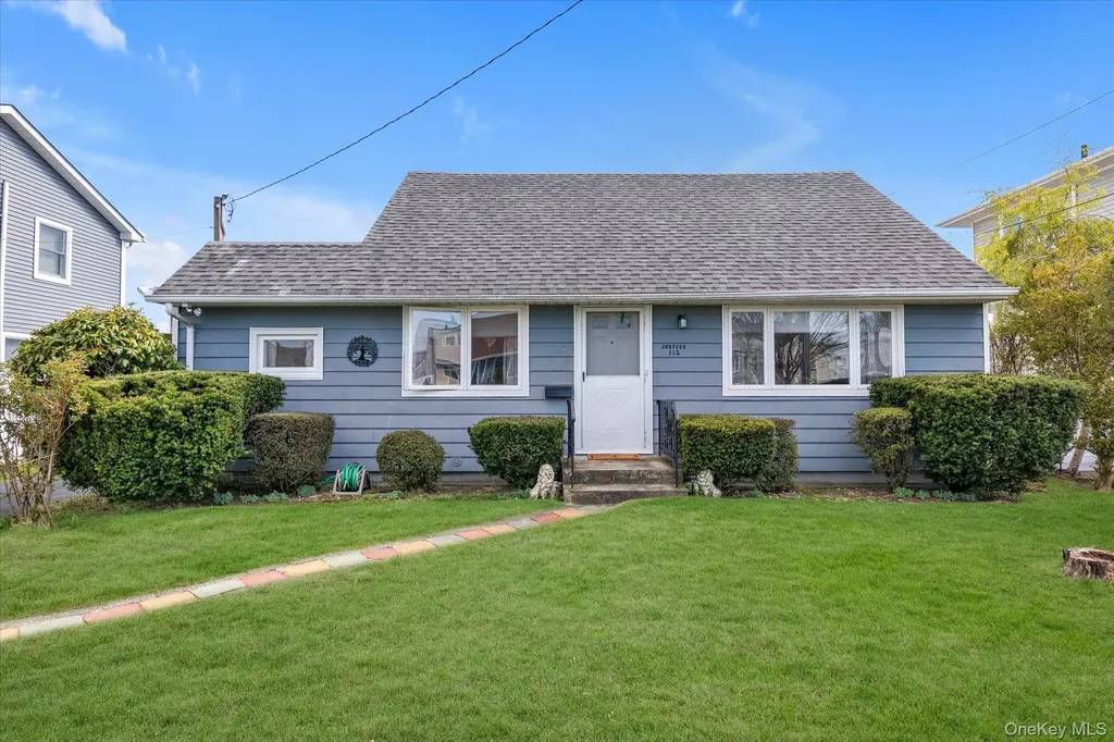 112 Harrison Place Massapequa NY 11758