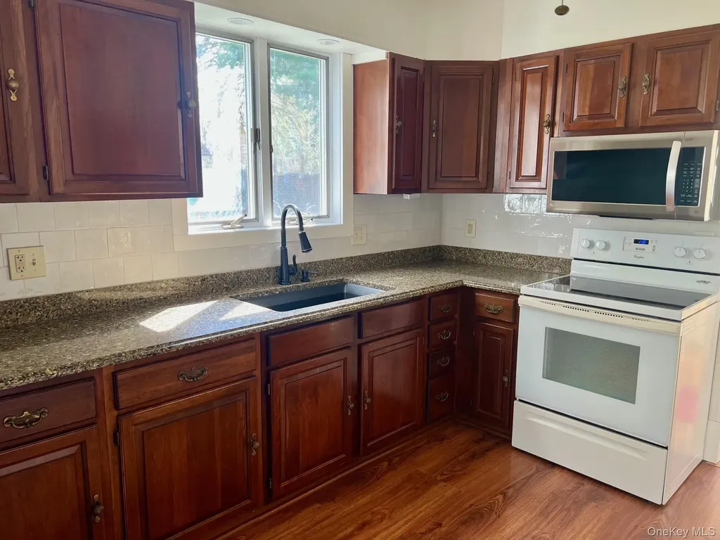 8 Alden Place Millbrook NY 12545