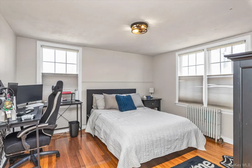 140 Cadman Avenue Babylon NY 11702