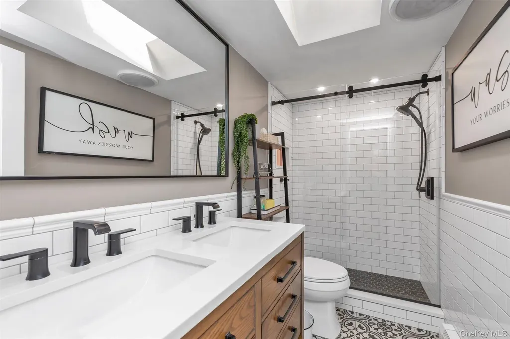 140 Cadman Avenue Babylon NY 11702