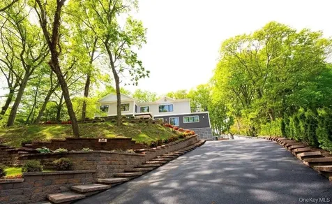 156 Sugar Toms Lane East Norwich NY 11732