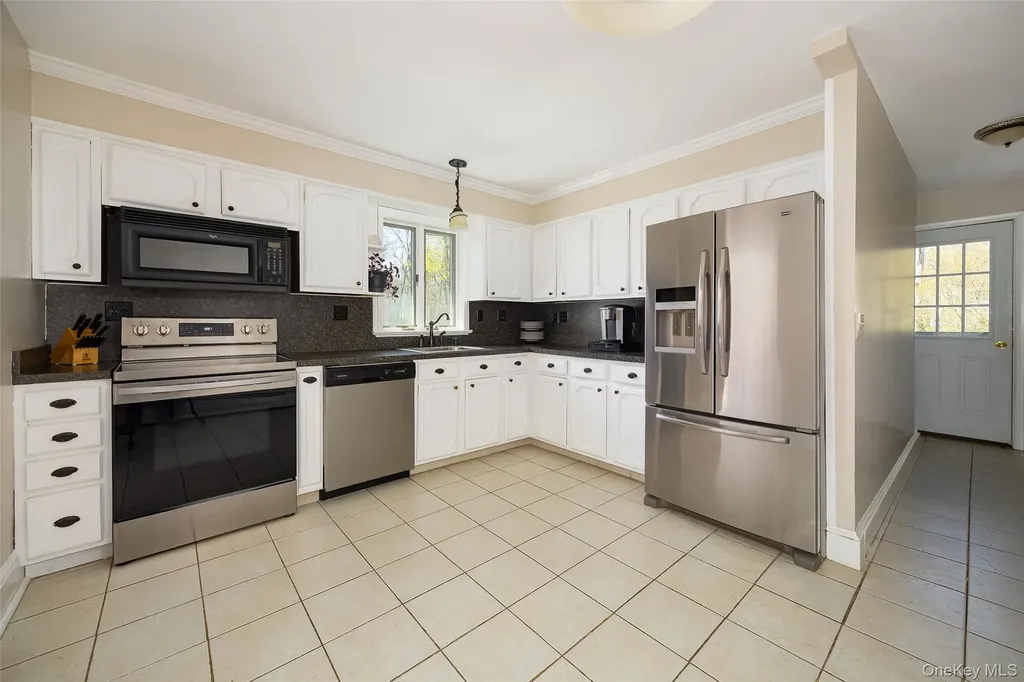 126 E Fallkill Road Hyde Park NY 12538