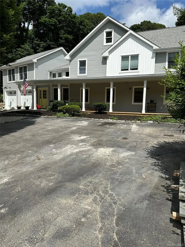 162 Spring Road Huntington NY 11743