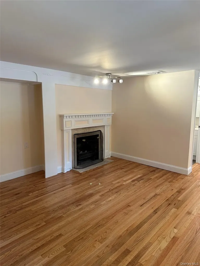 162 Spring Road Huntington NY 11743