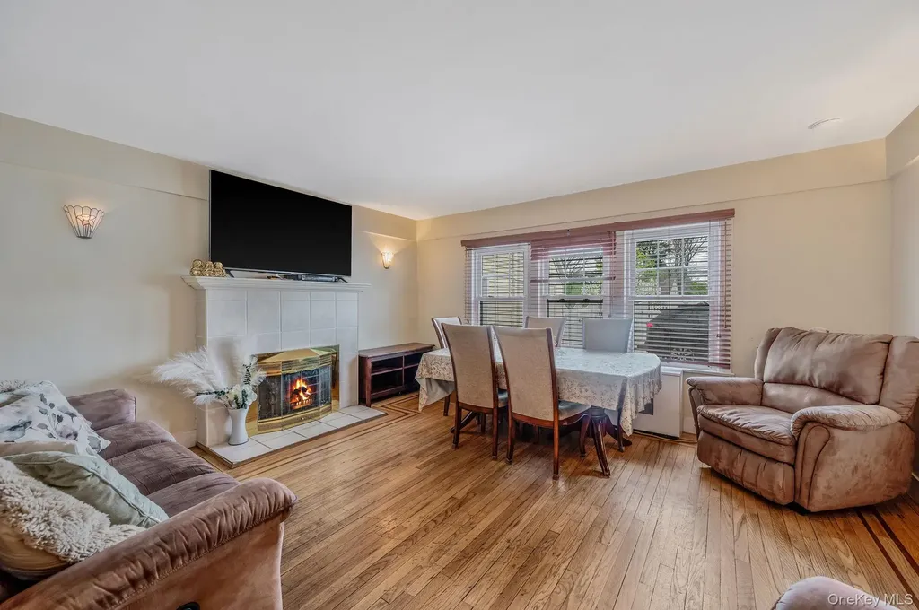 122 Mckinley Street Brentwood NY 11717