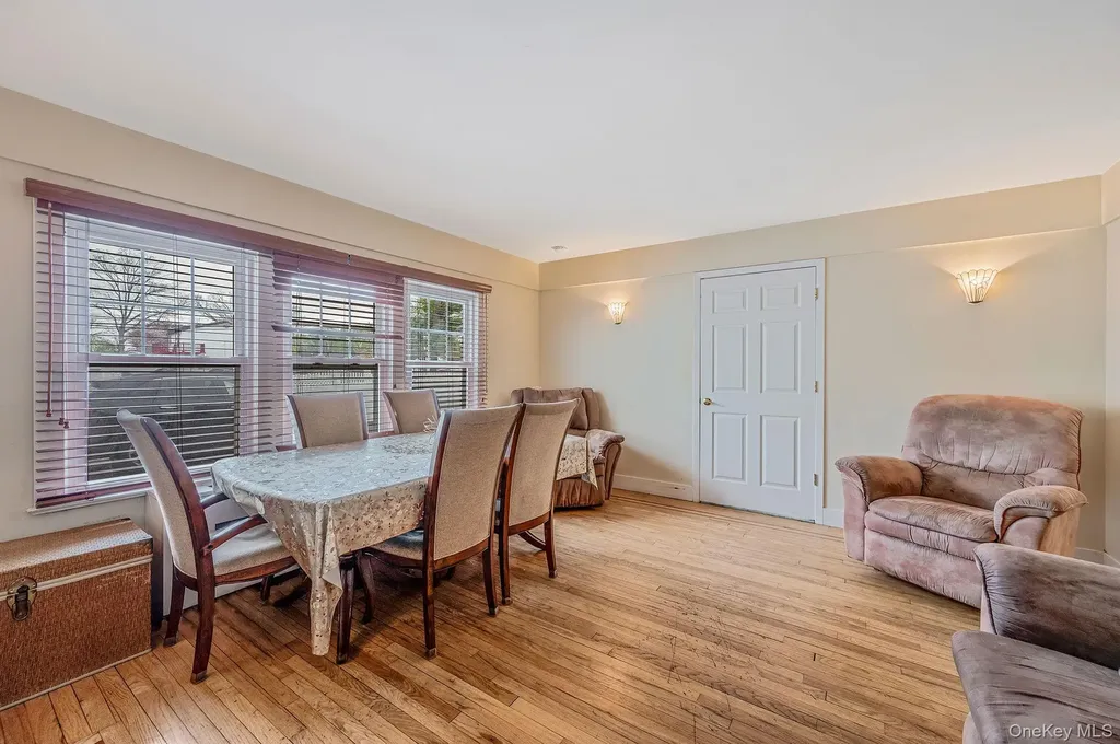 122 Mckinley Street Brentwood NY 11717
