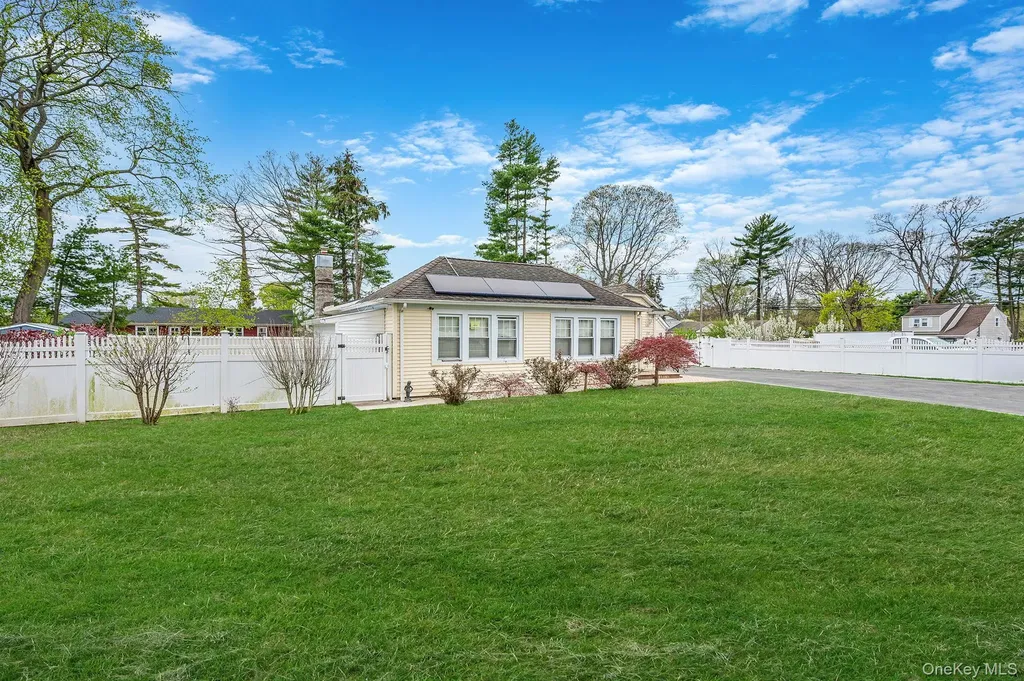 122 Mckinley Street Brentwood NY 11717