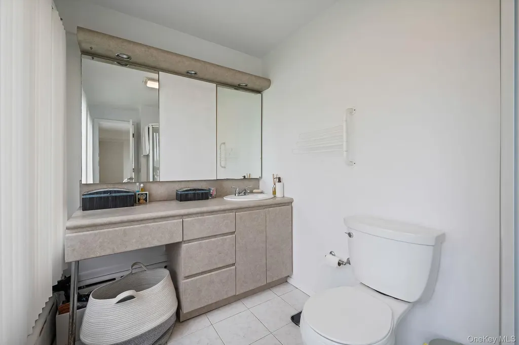 122 Mckinley Street Brentwood NY 11717