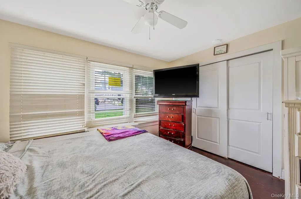 122 Mckinley Street Brentwood NY 11717