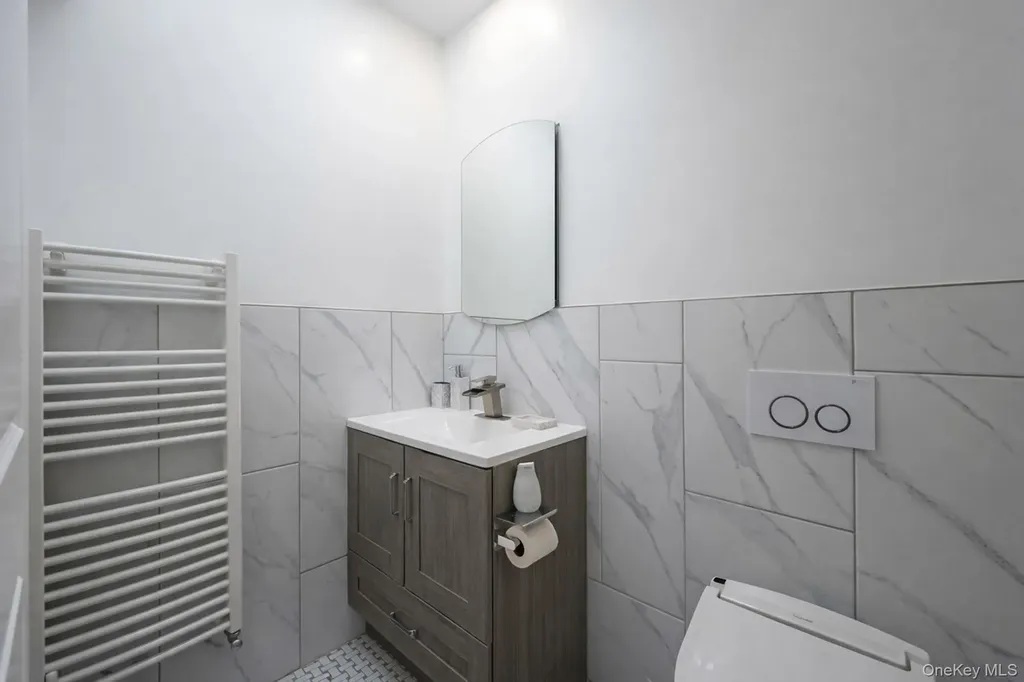 122 Mckinley Street Brentwood NY 11717