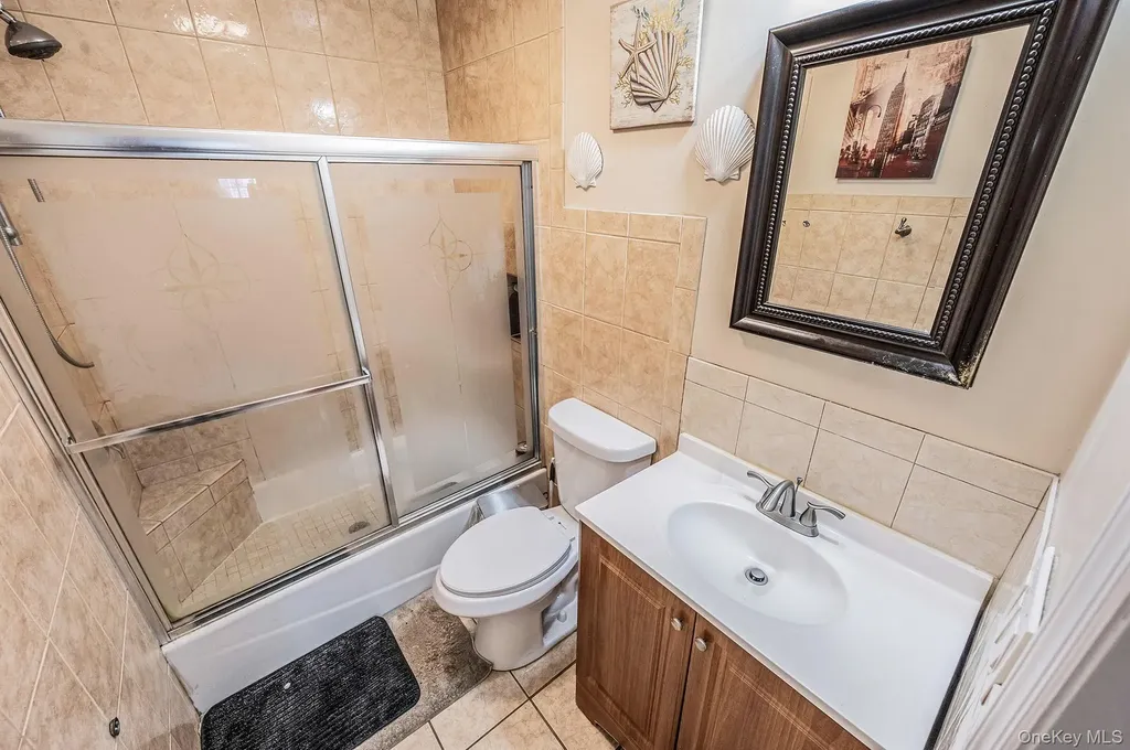 122 Mckinley Street Brentwood NY 11717