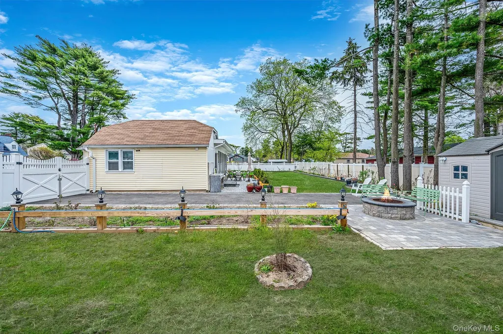 122 Mckinley Street Brentwood NY 11717