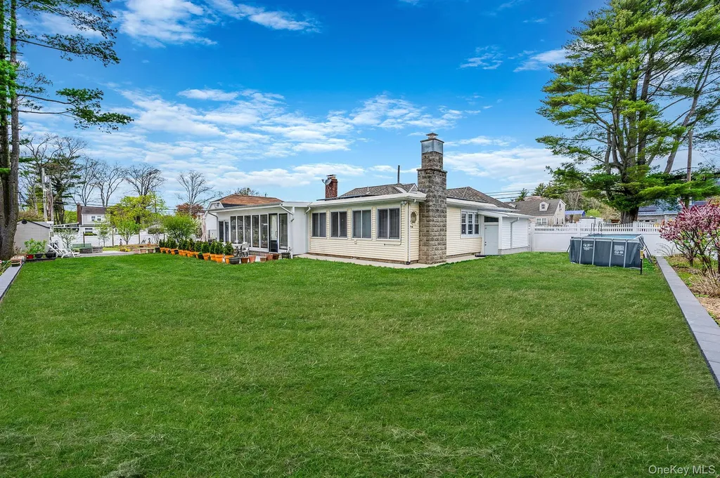 122 Mckinley Street Brentwood NY 11717