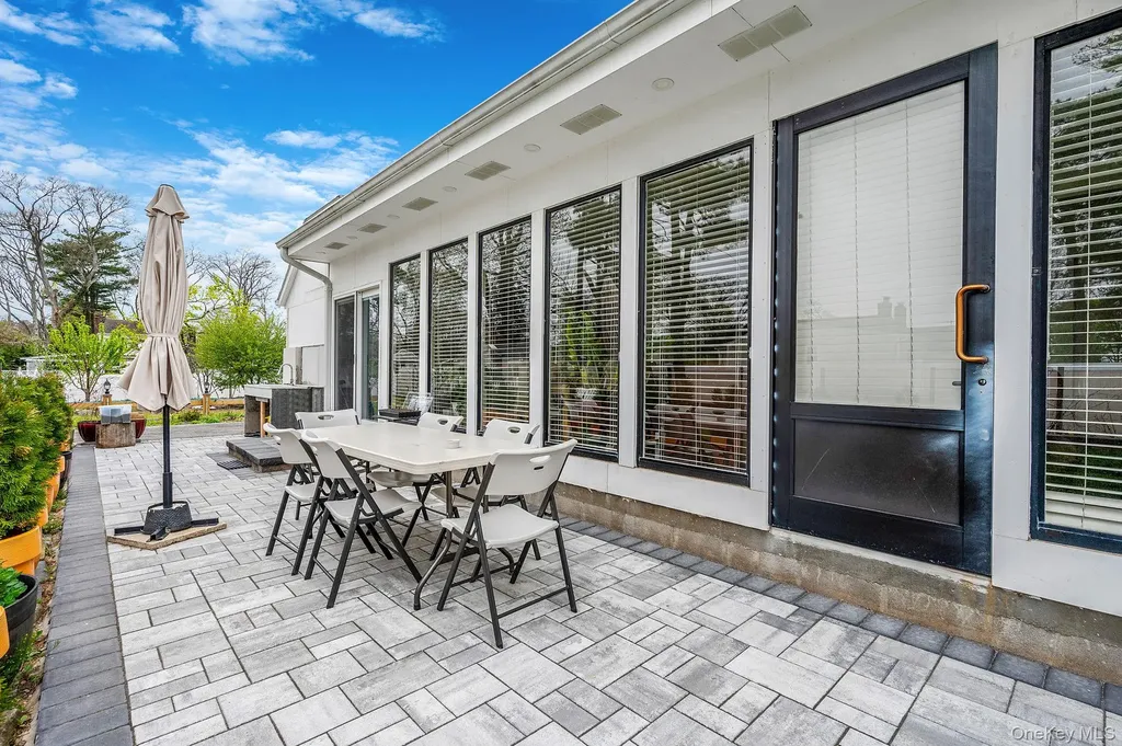 122 Mckinley Street Brentwood NY 11717