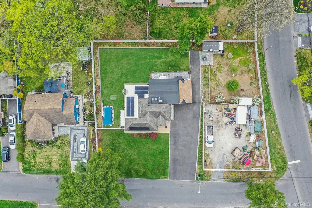 122 Mckinley Street Brentwood NY 11717