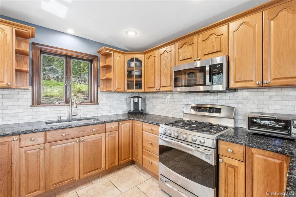 155 W Lakeshore Drive Carmel NY 10512