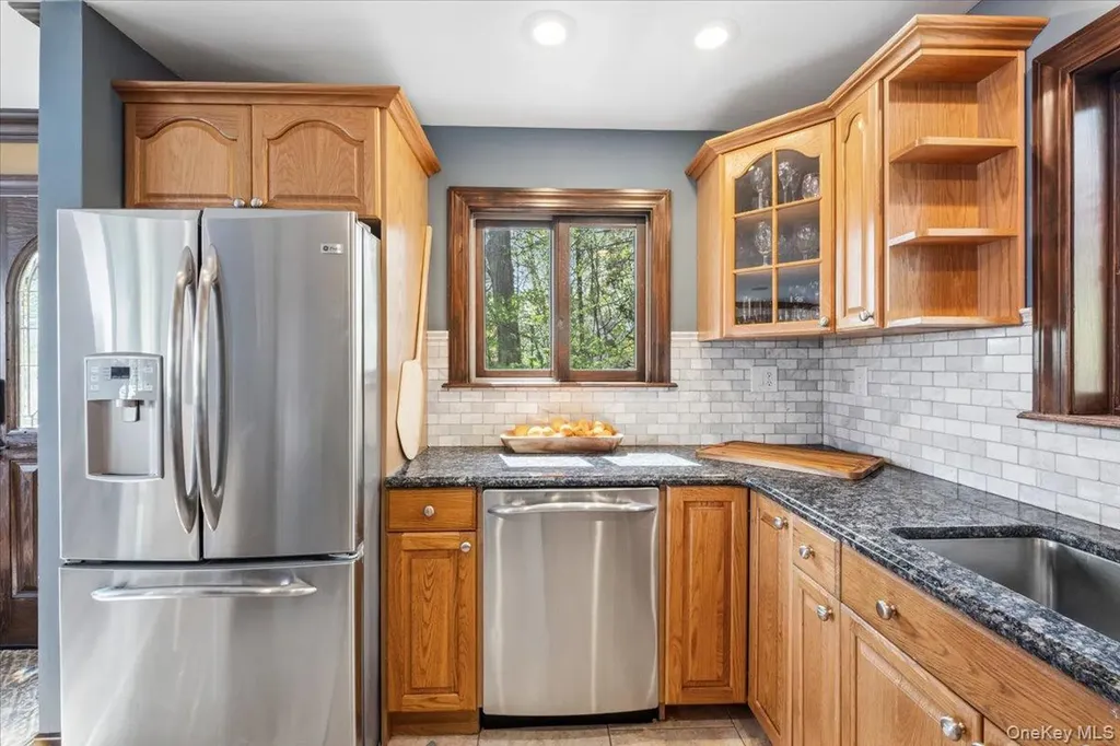155 W Lakeshore Drive Carmel NY 10512
