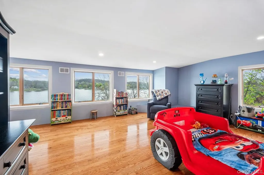 155 W Lakeshore Drive Carmel NY 10512