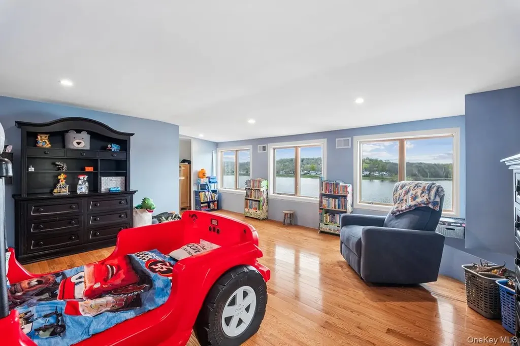 155 W Lakeshore Drive Carmel NY 10512