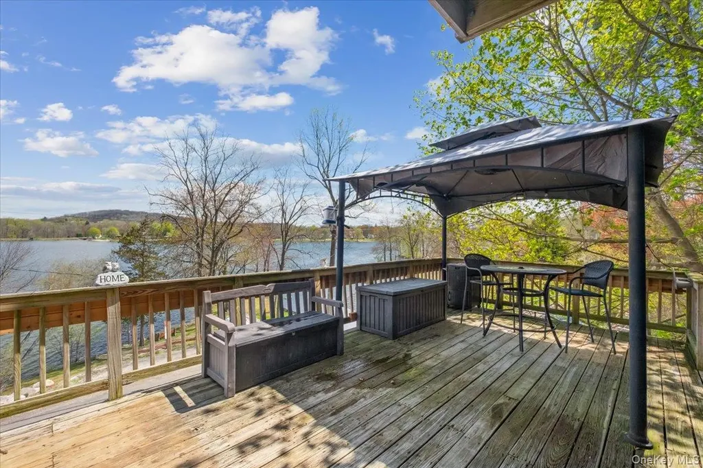 155 W Lakeshore Drive Carmel NY 10512