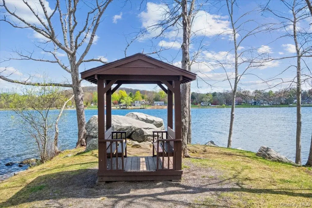 155 W Lakeshore Drive Carmel NY 10512