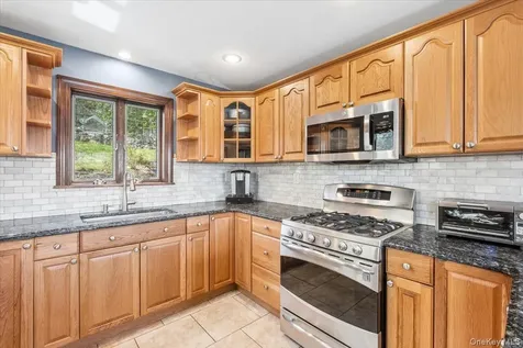 155 W Lakeshore Drive Carmel NY 10512