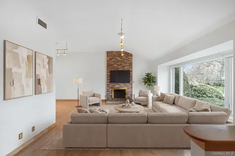 143 Darling Avenue New Rochelle NY 10804