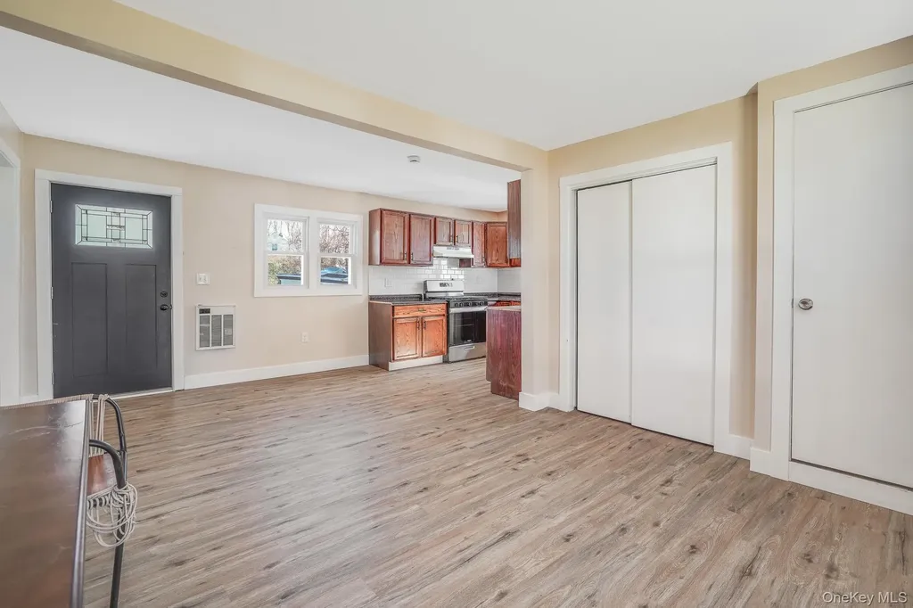 596-598 Freedom Plains Road Poughkeepsie NY 12603