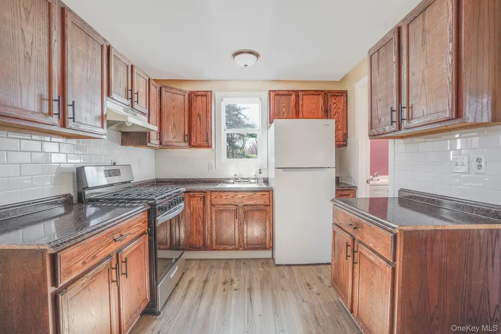 596-598 Freedom Plains Road Poughkeepsie NY 12603