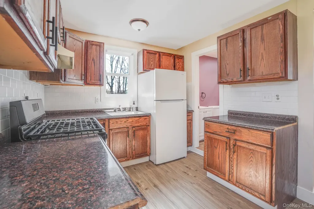 596-598 Freedom Plains Road Poughkeepsie NY 12603