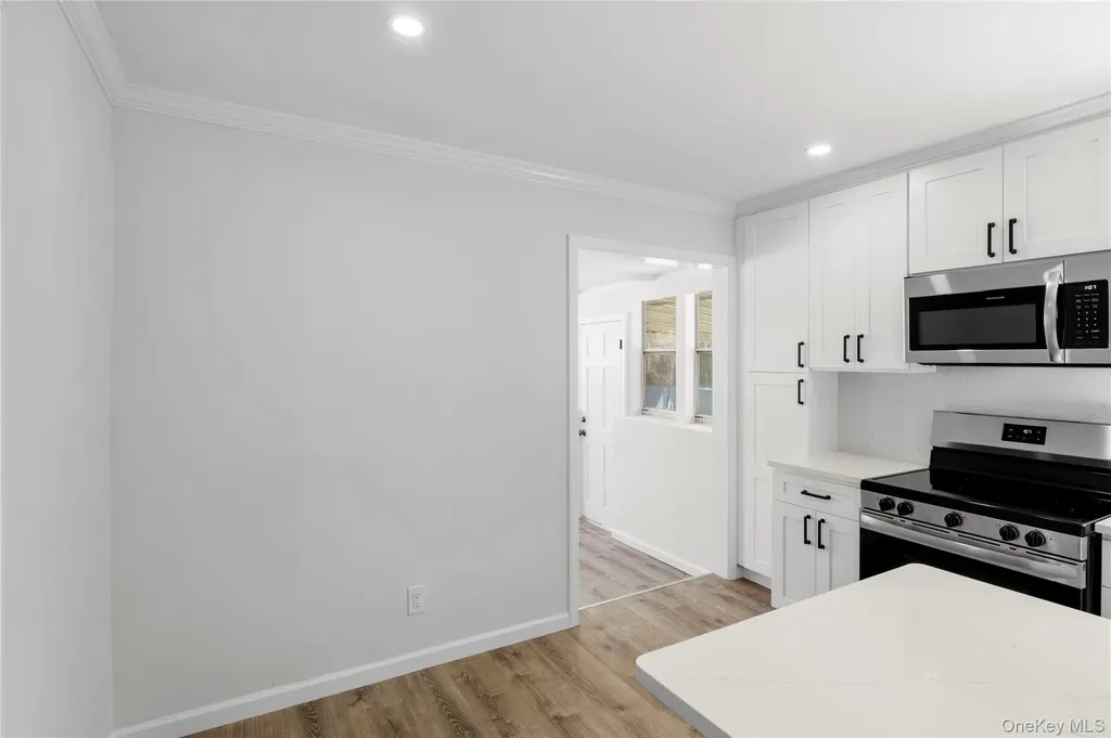 32 Flintlock Drive Shirley NY 11967
