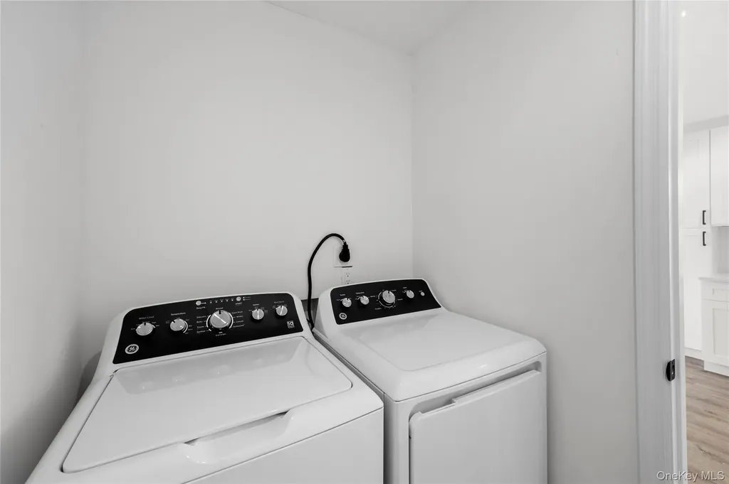 32 Flintlock Drive Shirley NY 11967