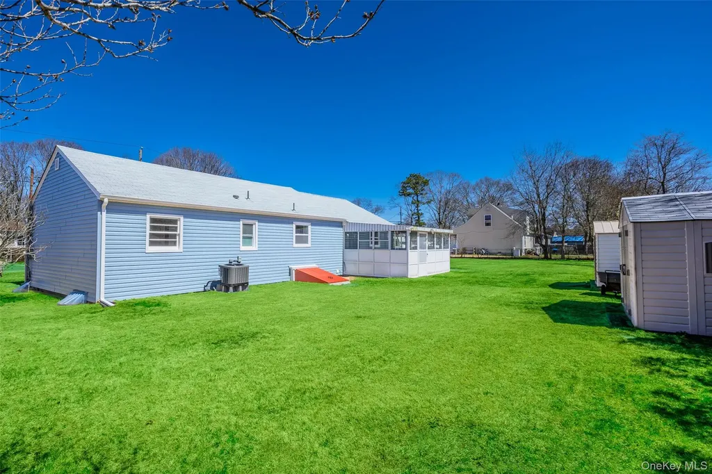 32 Flintlock Drive Shirley NY 11967