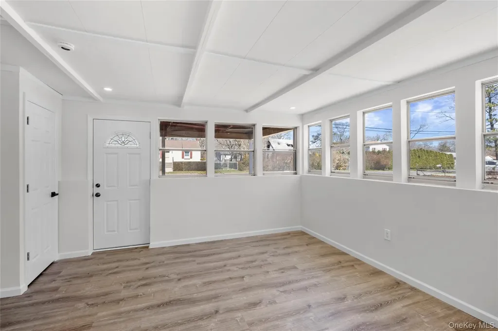 32 Flintlock Drive Shirley NY 11967