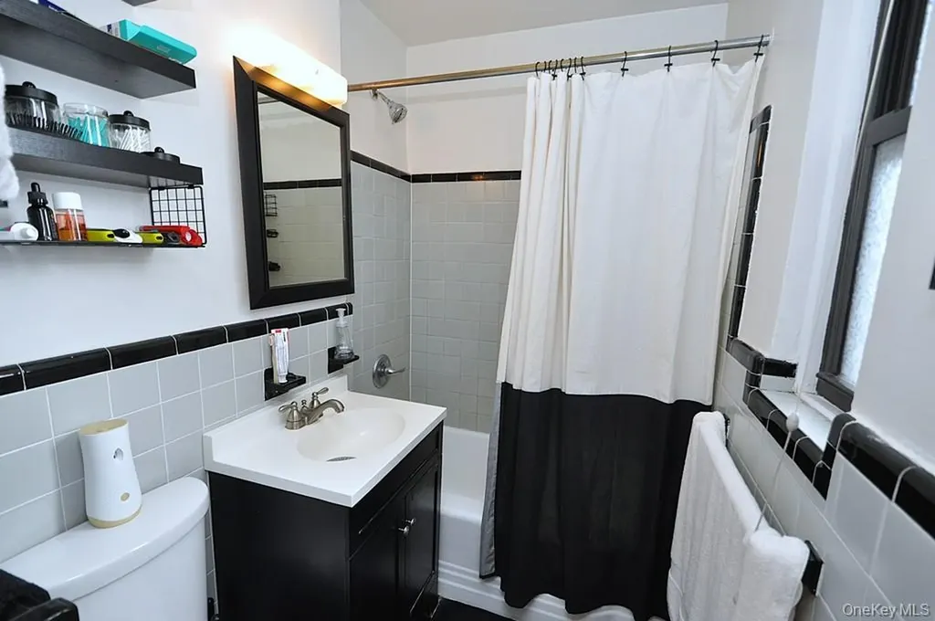 142 Garth Road Scarsdale NY 10583