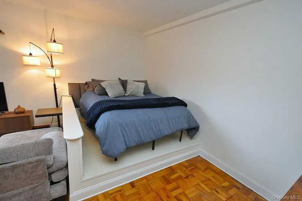 142 Garth Road Scarsdale NY 10583