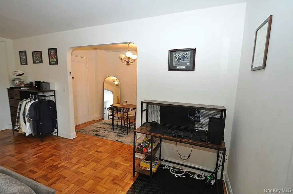 142 Garth Road Scarsdale NY 10583