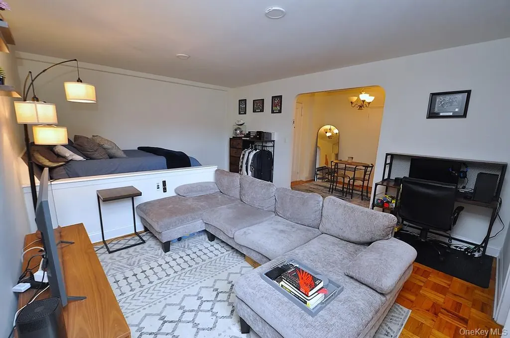 142 Garth Road Scarsdale NY 10583