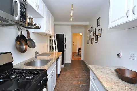 142 Garth Road Scarsdale NY 10583