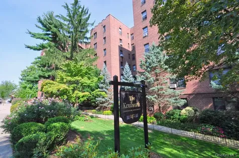 142 Garth Road Scarsdale NY 10583