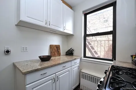 142 Garth Road Scarsdale NY 10583